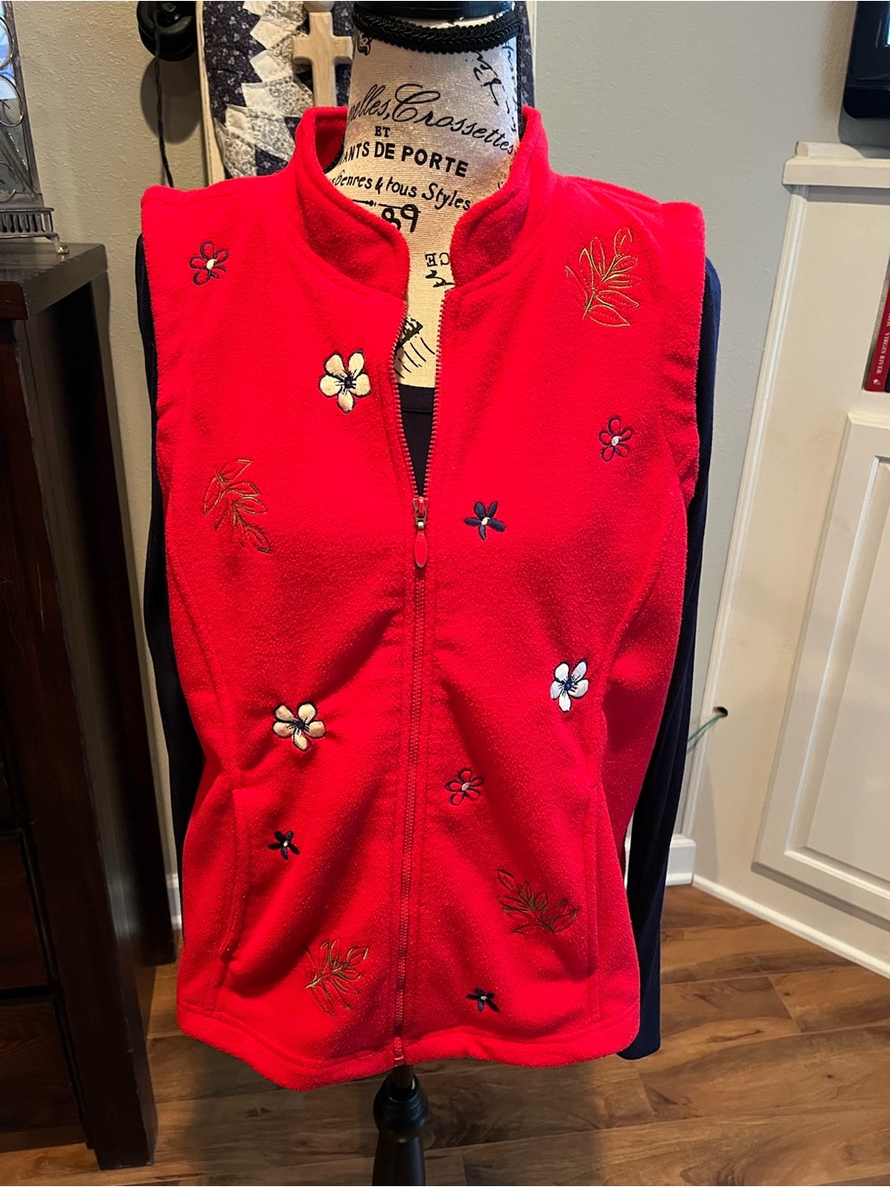 Red Embroidered Fleece Vest - Women L